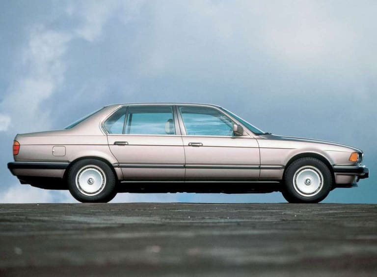 BMW-750iL_1987_3.jpg