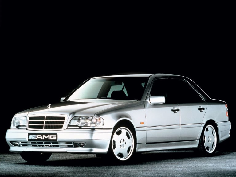 Mercedes C36 AMG : la discrète réponse de Stuttgart à la BMW M3