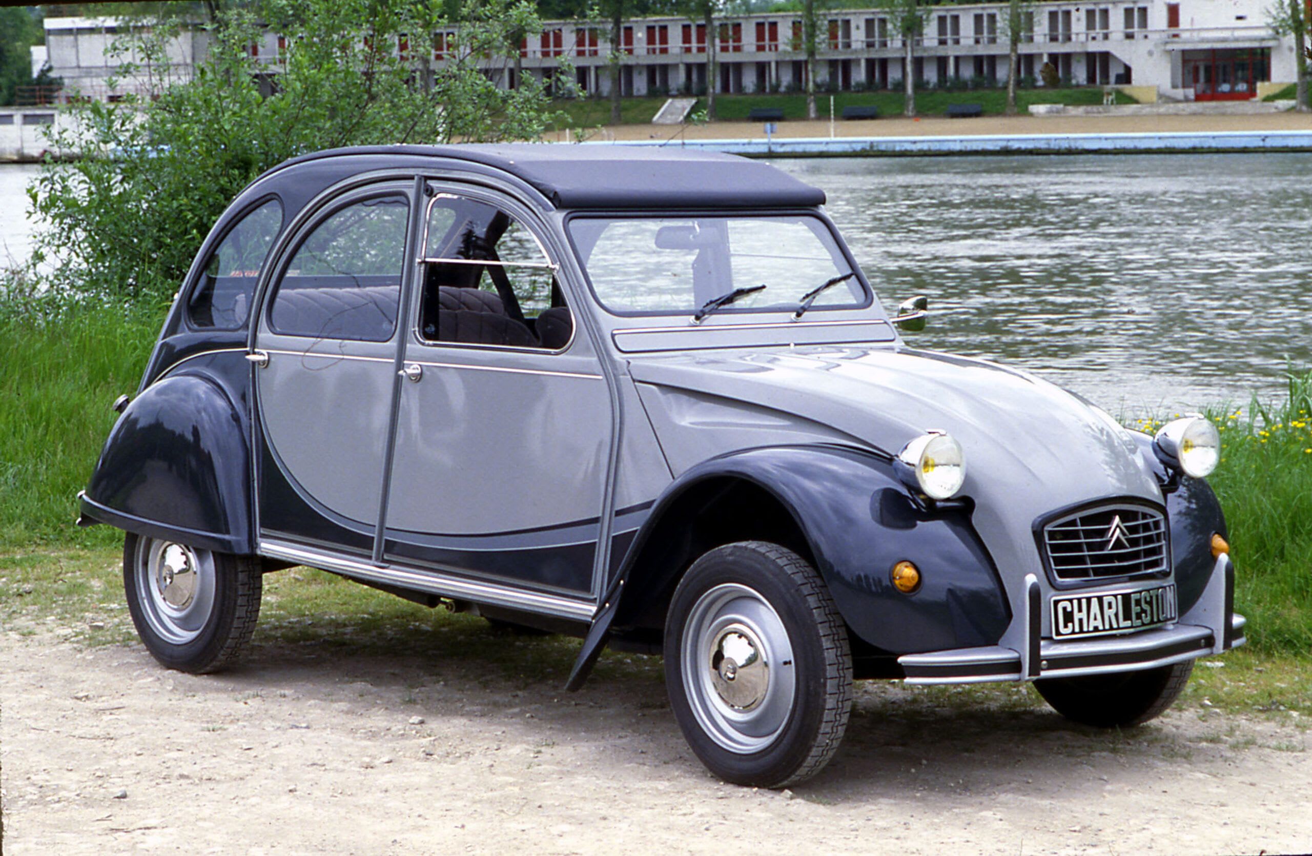 Citroën : les 45 ans de la 2 CV Charleston