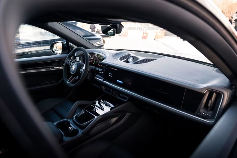 CJVGT2908232239OOO-interior-AGffCNNvV0jmwMZ0ivSj7.jpg
