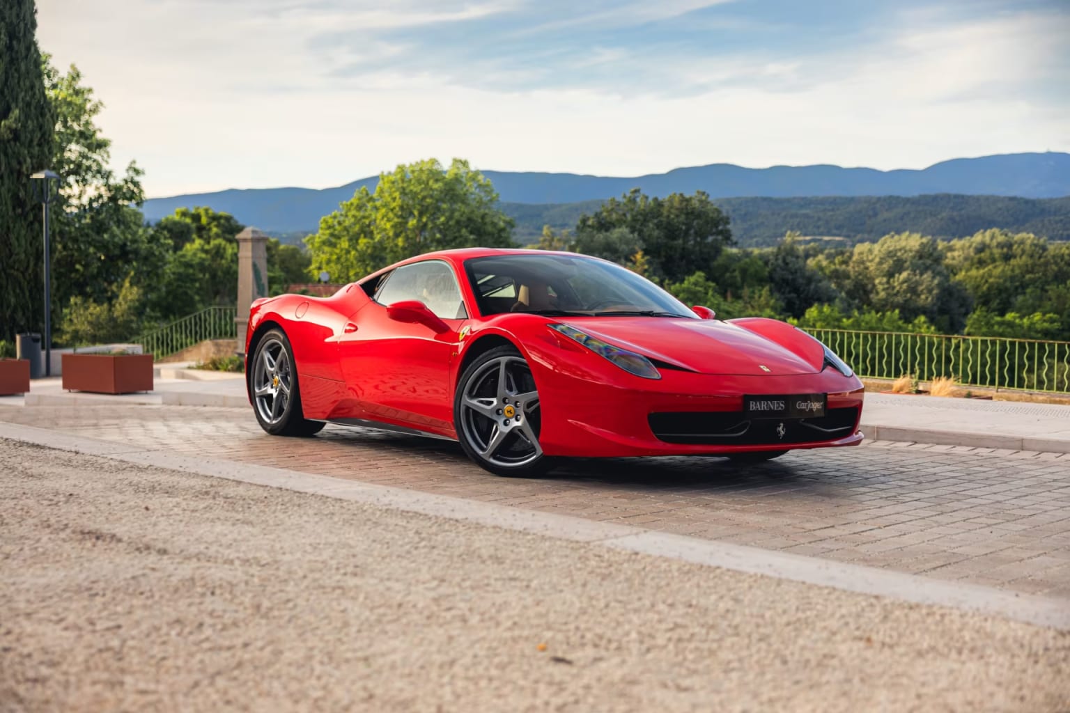 Le moteur de sa Ferrari a lâché, il en a trouvé un d'occasion et il a repris la route
