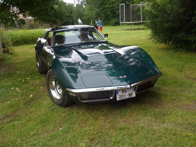 Corvette Stingray 71 et Mustang GTA 67 : un dimanche à la campagne !