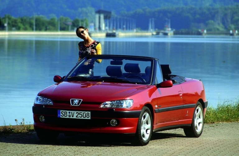 Peugeot 306 Cabriolet : un collector à sauvegarder d’urgence