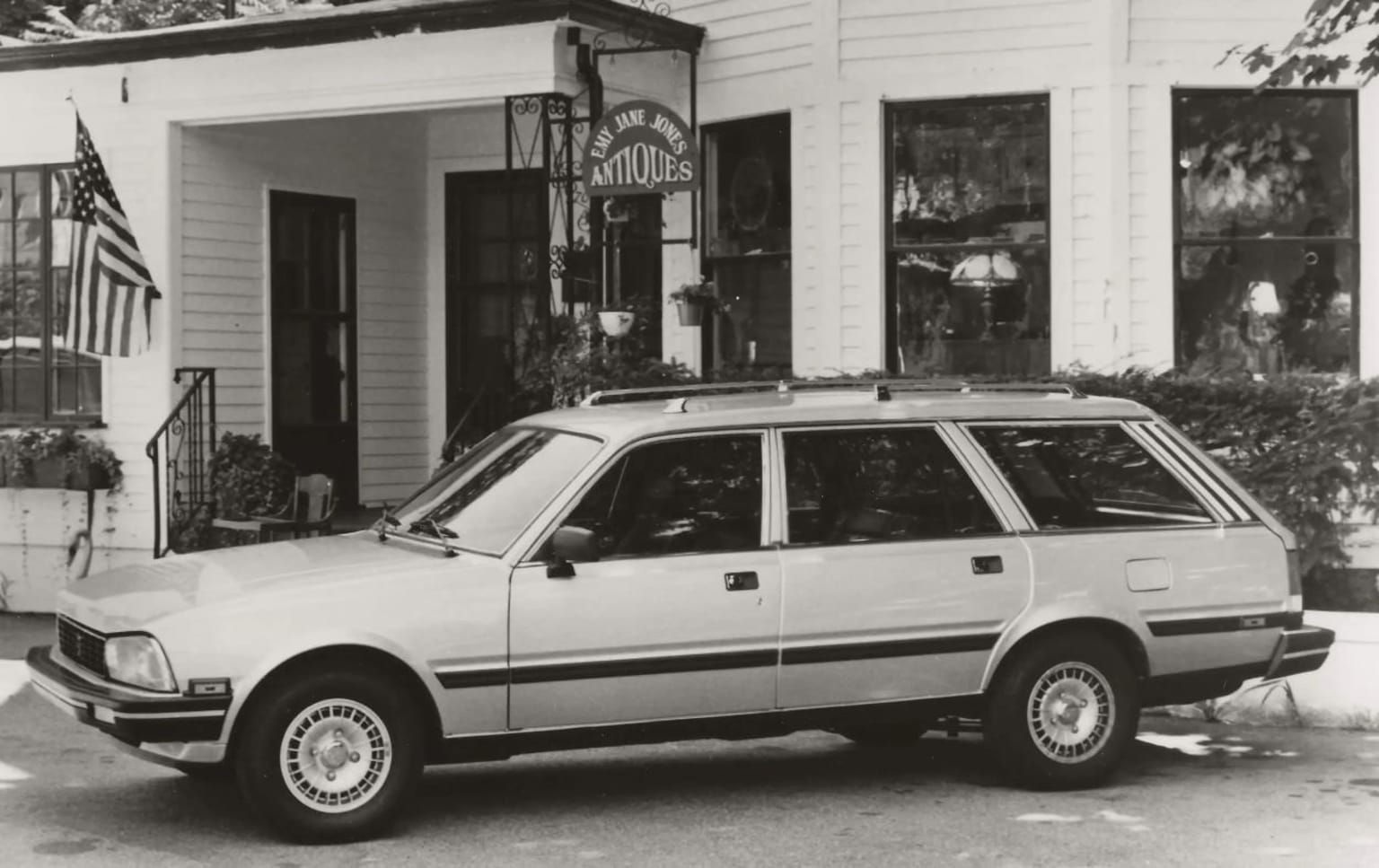 Si vous avez grandi dans les années 80, ce break Peugeot va vous rappeler quelque chose...