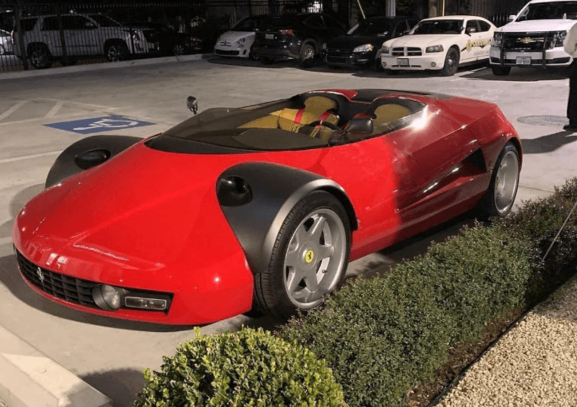 Il achète une Ferrari unique au monde et la gare dans son salon : 20 ans plus tard, un musée américain la récupère