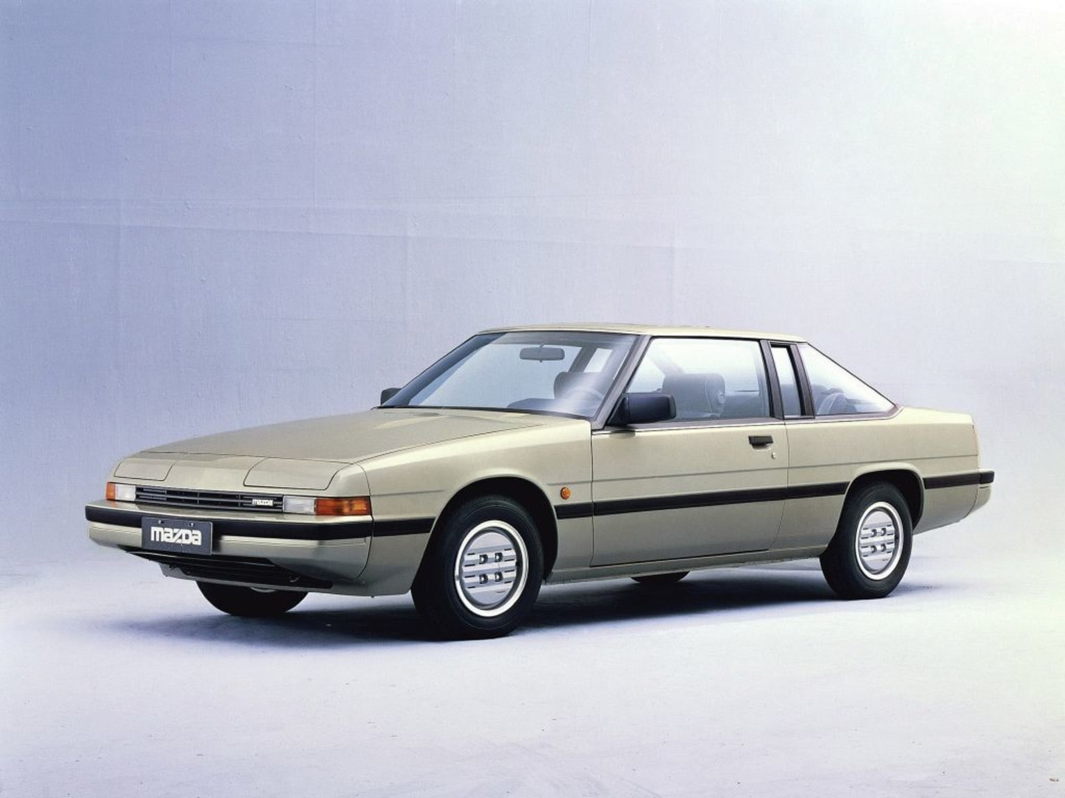 Mazda 929 Coupé : bizarrerie japonaise
