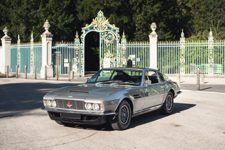 L’Aston Martin DBS V8 : le choix du Connaisseur ou l'auto de la télé?