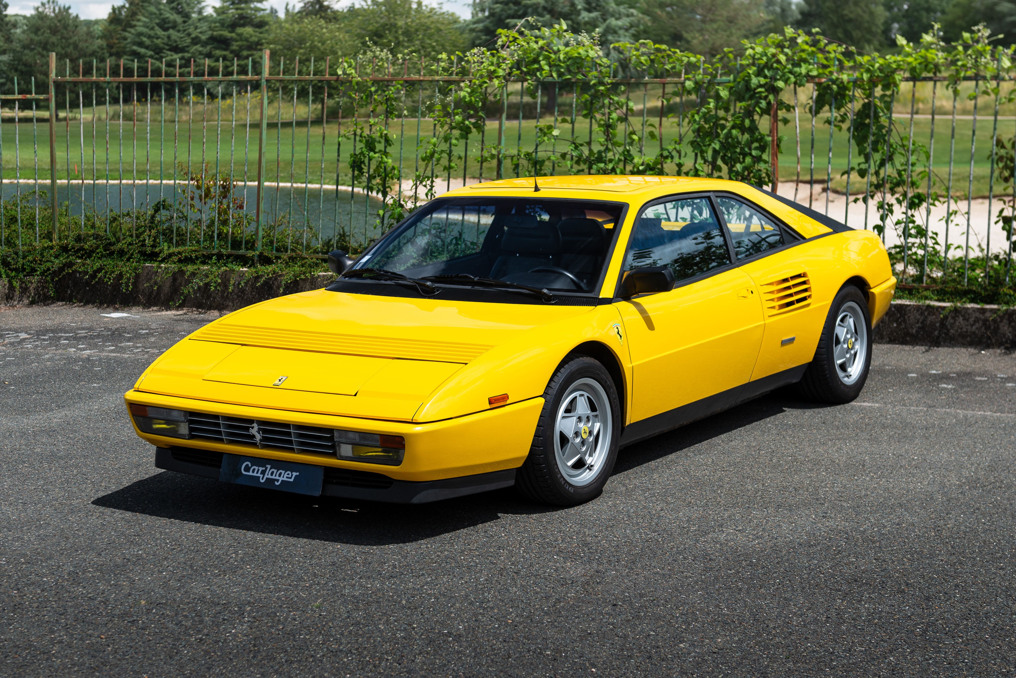 Photo Ferrari Mondial T 1990