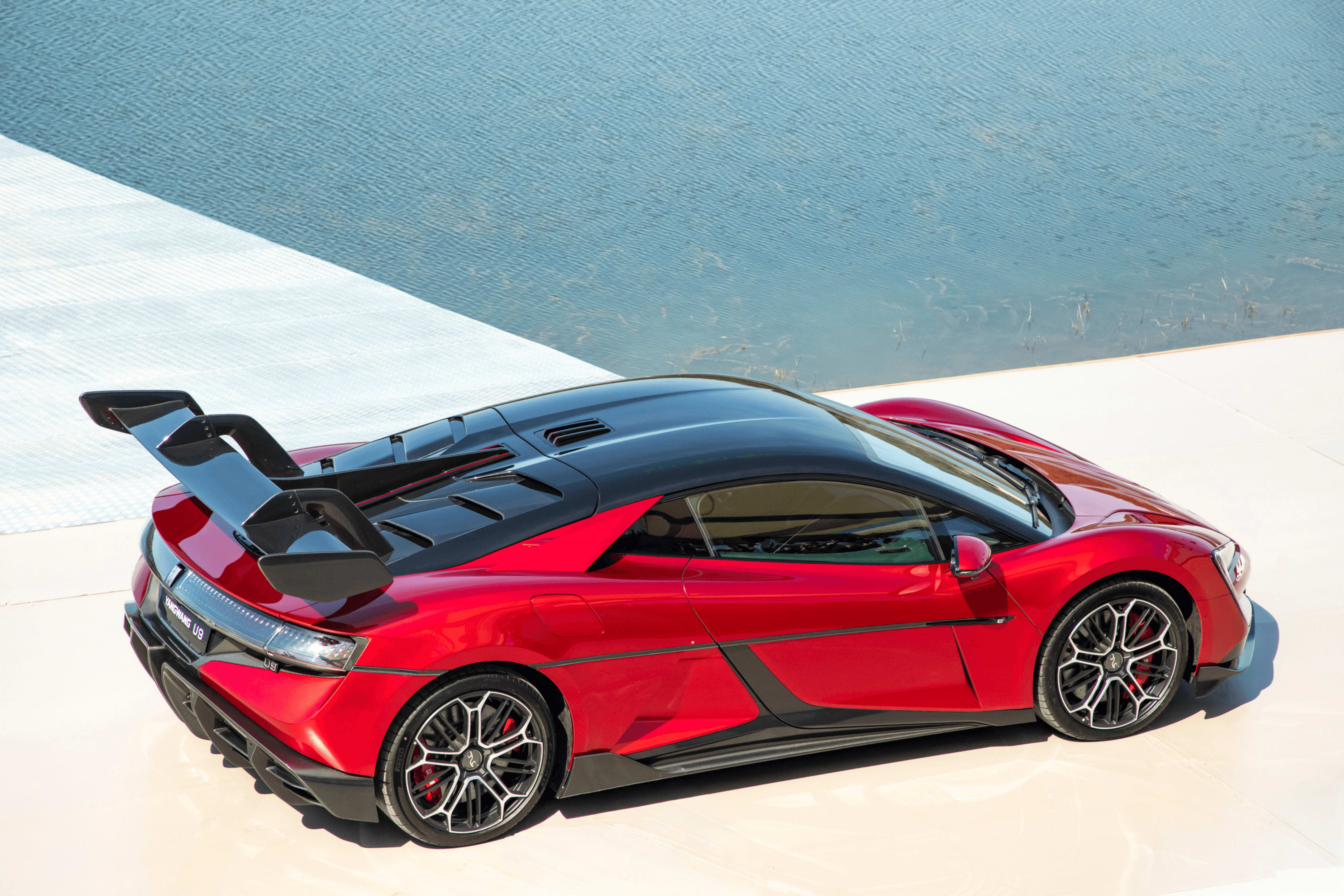 Elle atteint 496 km/h et détrône la Bugatti Chiron : personne ne l'avait vue venir