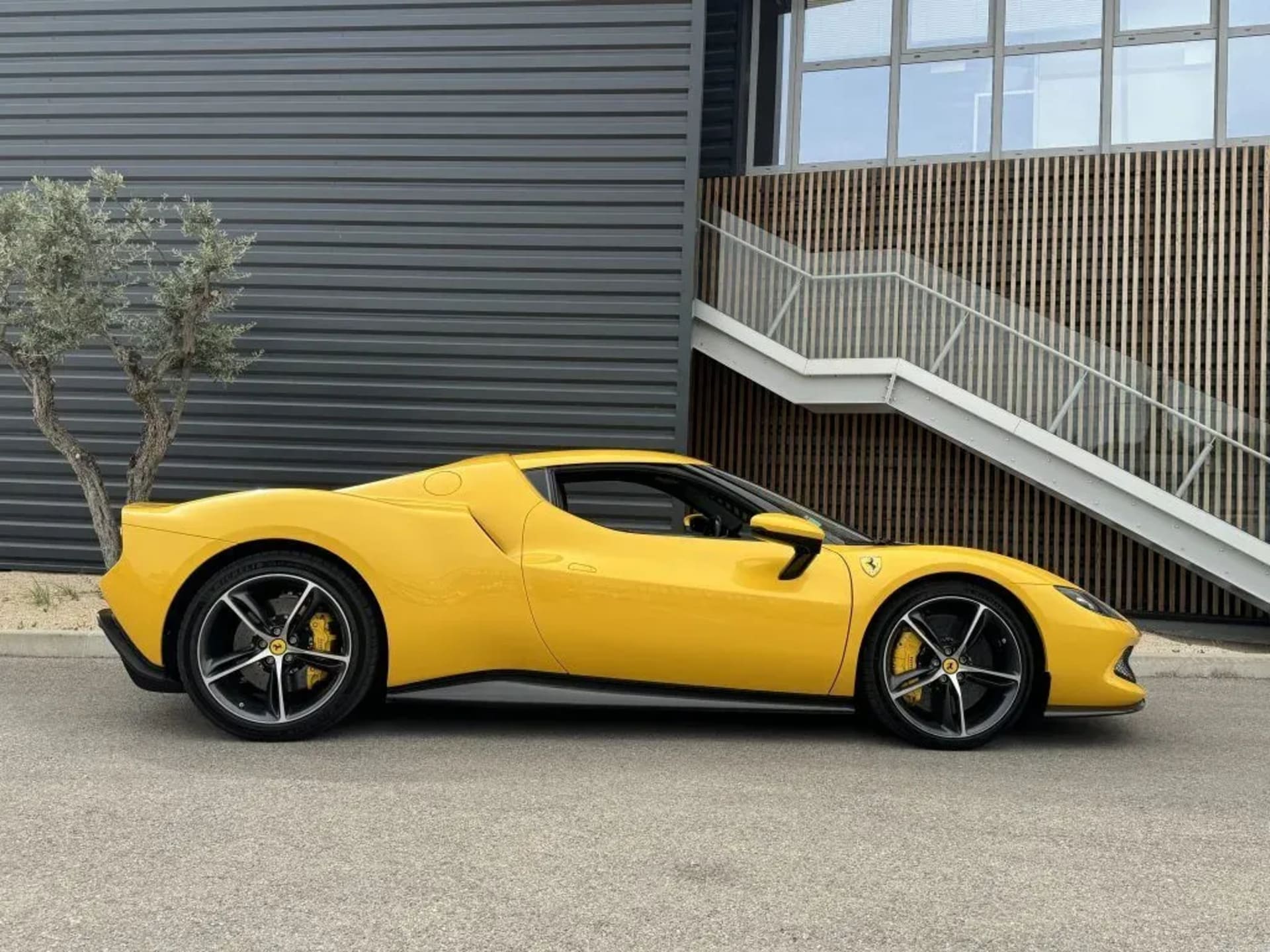 Ferrari 296