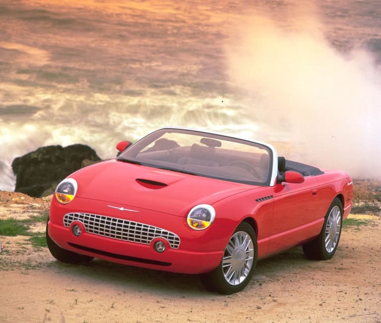 Ford Thundebird 2002 : le parfum des fifties !