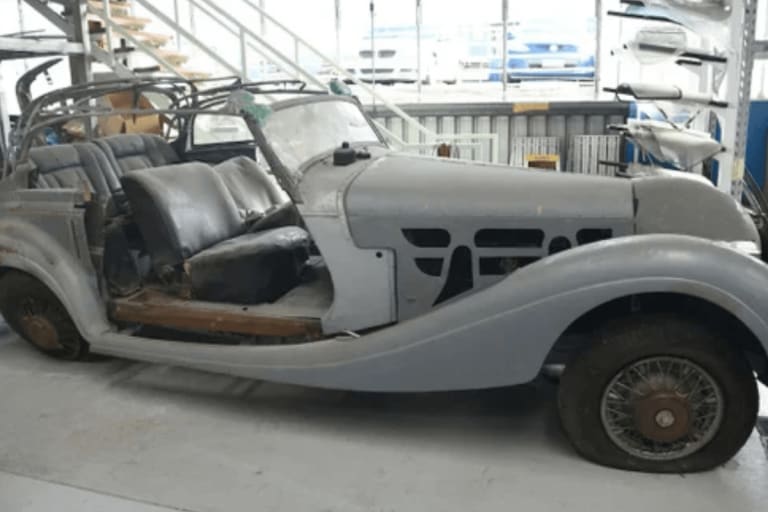 La mystérieuse Mercedes d’un dignitaire nazi surgit : découverte qui divise l’opinion