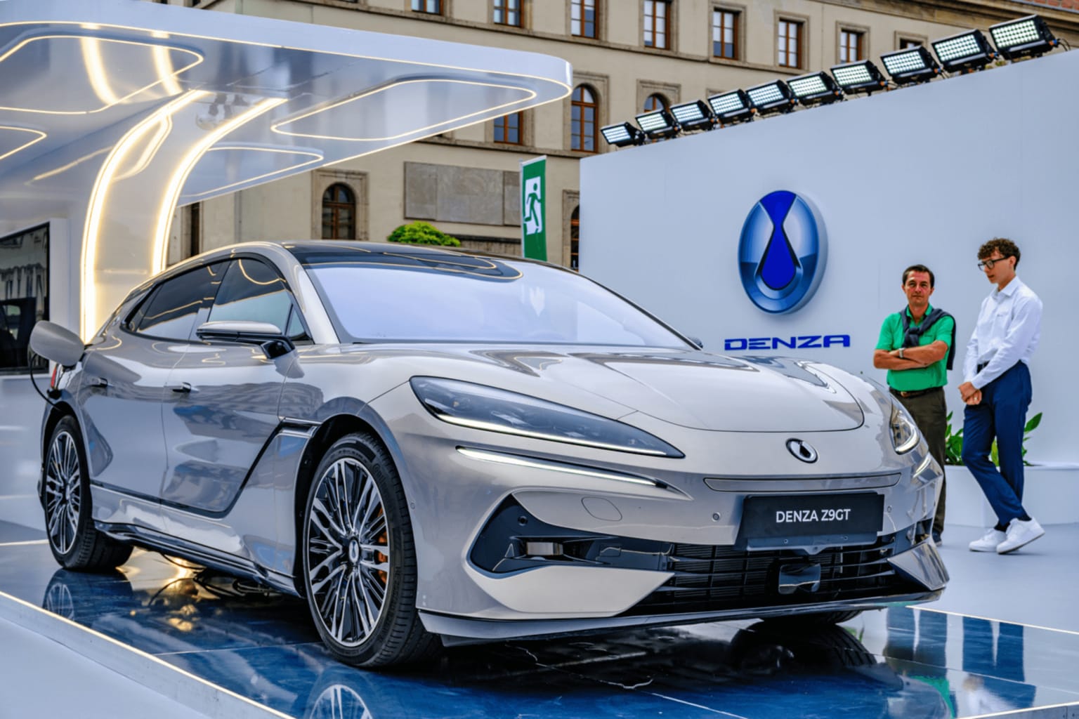 Il faut payer 700 euros de plus pour recharger cette Mercedes sur un Superchargeur
