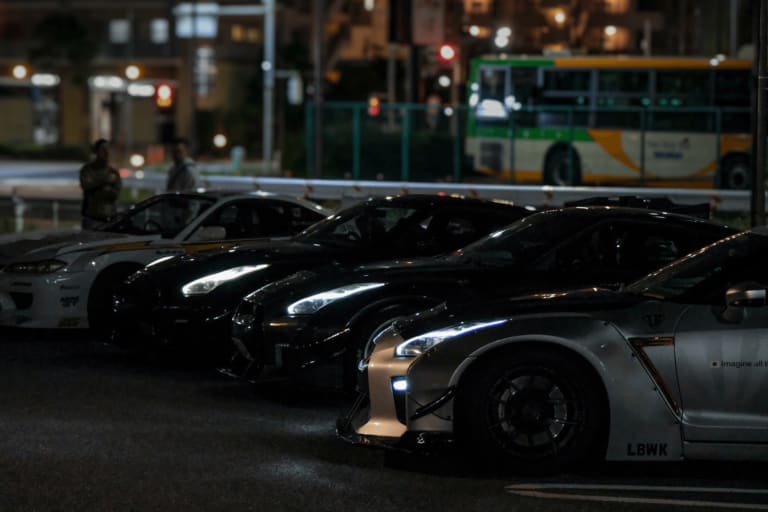 27 voitures de luxe volées en une nuit à Paris : 21 ont été retrouvées, certaines brûlées sur le périphérique