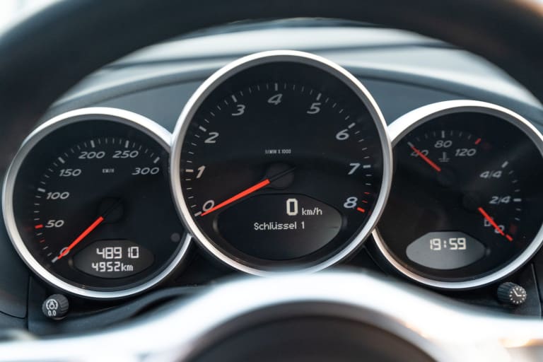 Interior_Porsche_Cayman_R-04-scaled.jpg