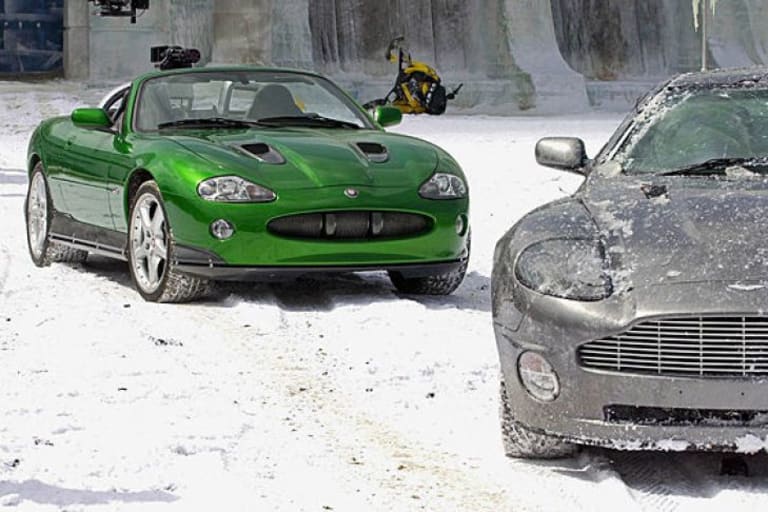 Jaguar XK8 SFX1 : l'ancêtre de la F-Type AWD à la poursuite de James Bond