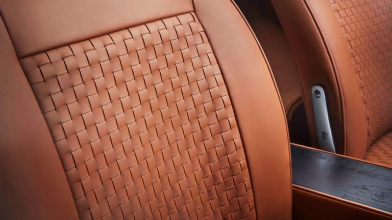 JAGUAR_Type_E-Commemorative_11.jpg