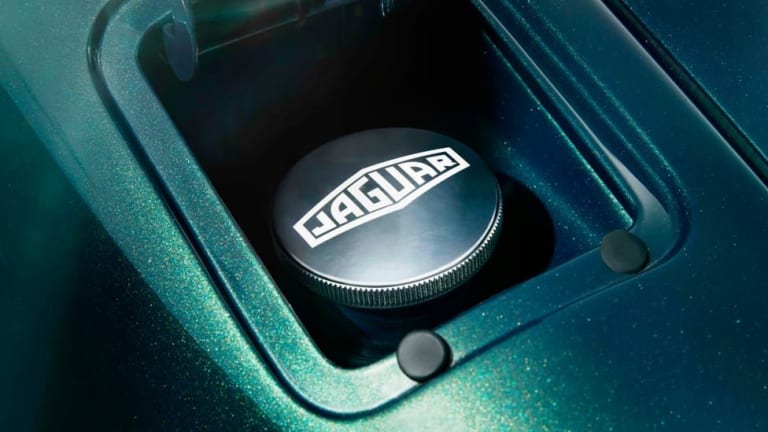 JAGUAR_Type_E-Commemorative_17.jpg