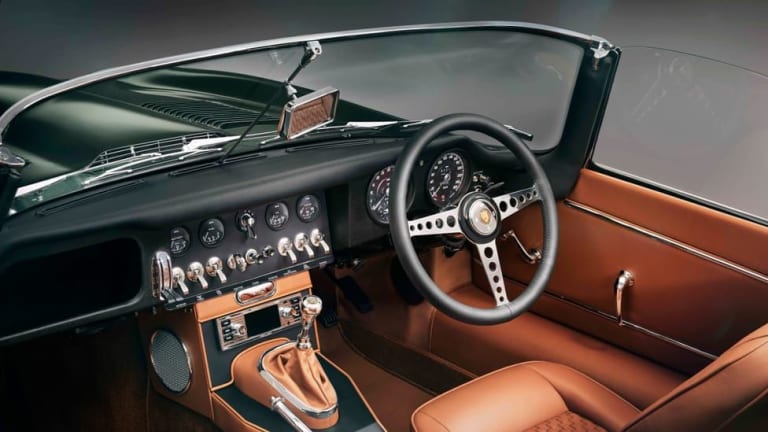 JAGUAR_Type_E-Commemorative_3.jpg