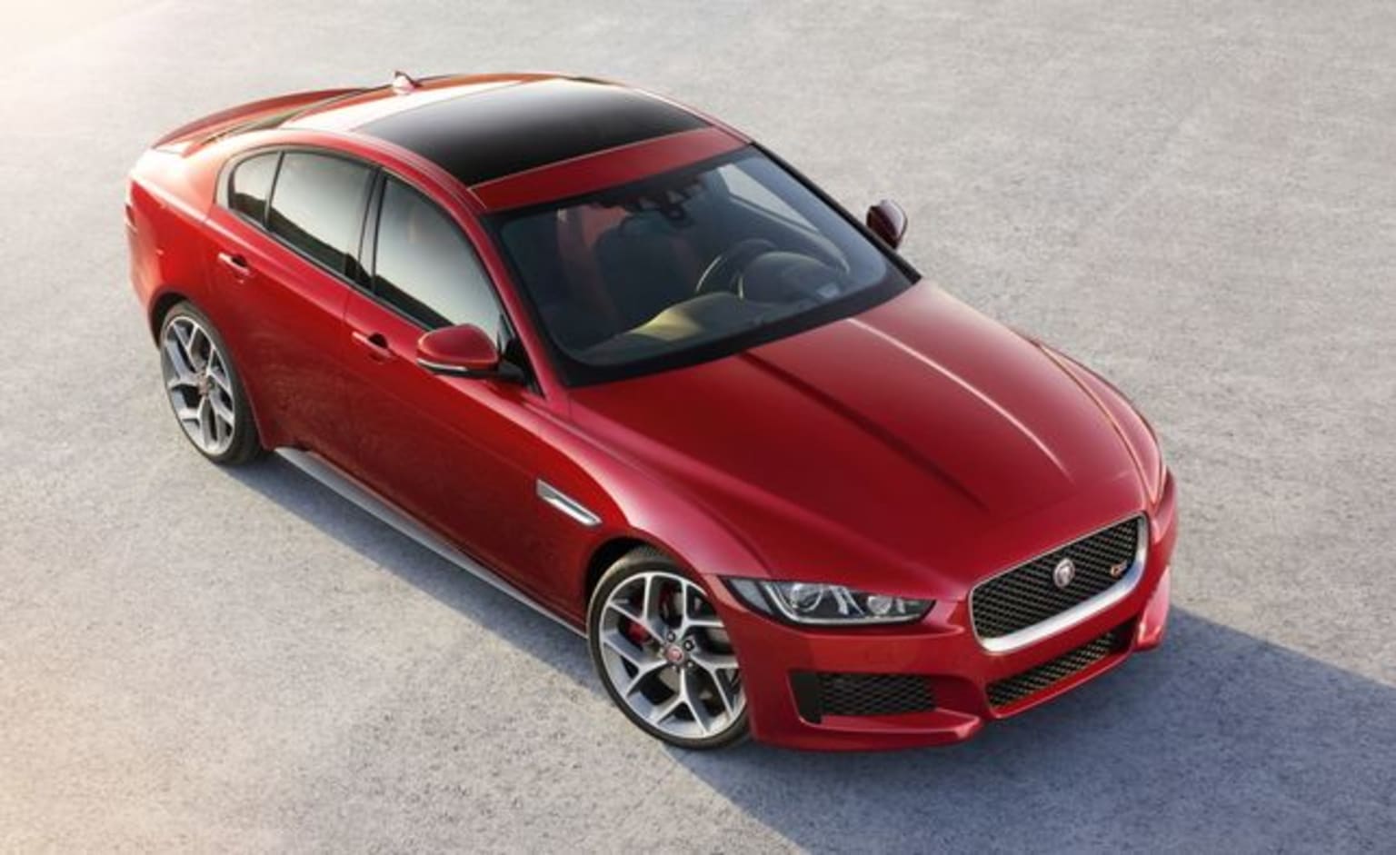 Jaguar : le Lancement de la XE comme si vous y étiez !