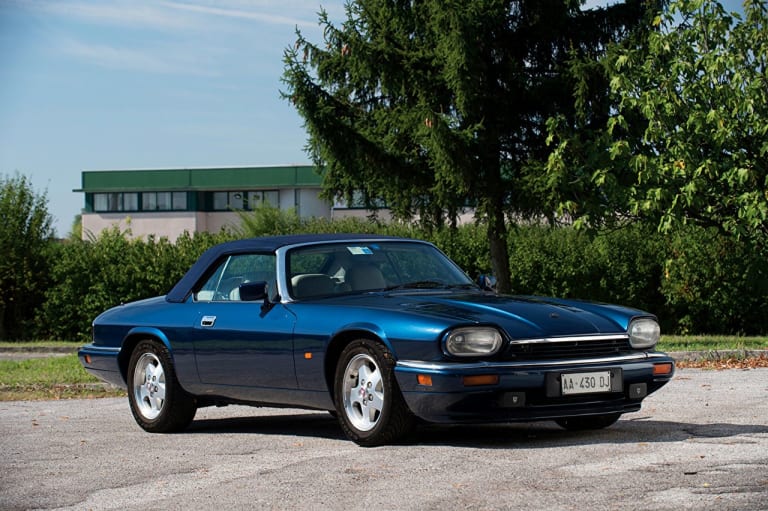 Jaguar_Retro_1991-96_XJS_501954-1.jpg