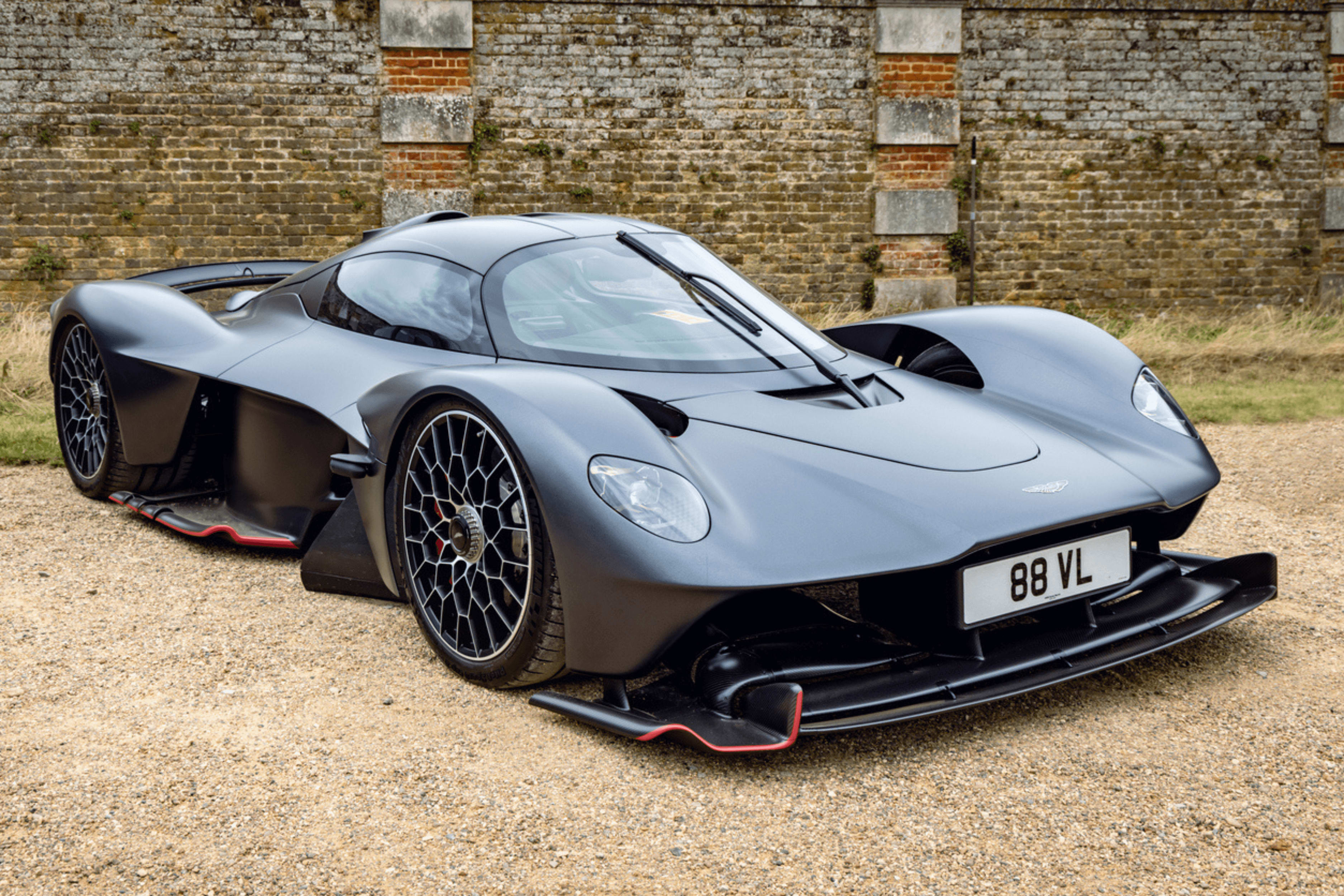 Une Aston Martin Valkyrie à 5 millions d’euros… avec 0 km au compteur !