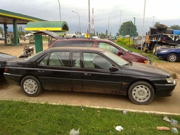 Peugeot 605 Limousine Labbé : elle a bien existé !