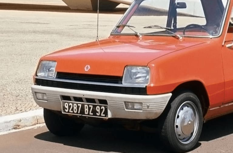 Renault : du logo interdit à la légende Vasarely