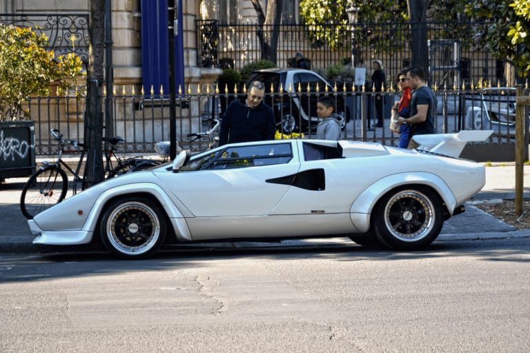 112 exemplaires au monde et personne ne semble vouloir payer 2,6 millions pour cette Lamborghini Countach