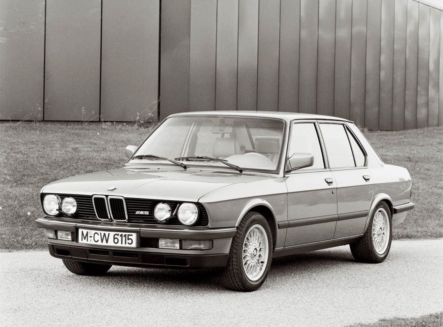 BMW M535i et M5 « E28 » : deux M dans une même gamme !