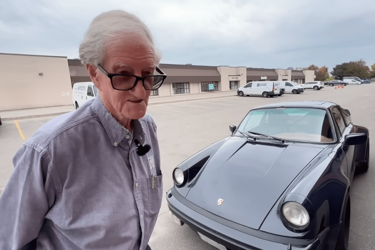 Depuis 1976, il roule en Porsche 911… son compteur atteint un chiffre fou
