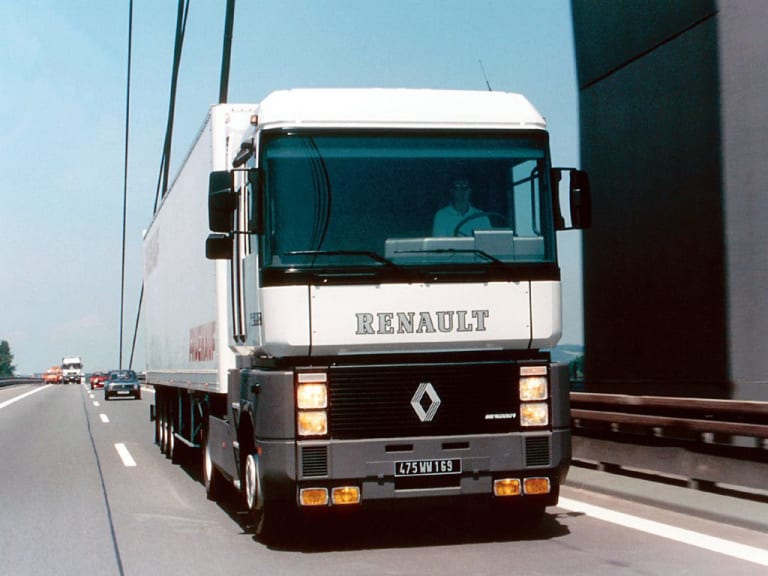 Renault AE Magnum : le dernier des Mohicans