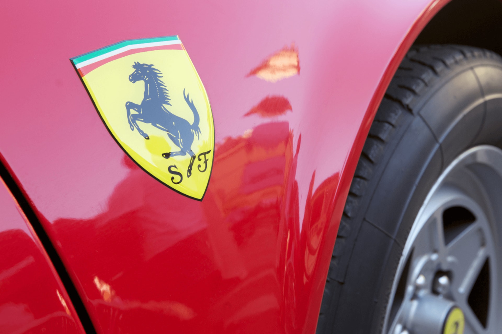 Ferrari vient de teaser une nouveauté mystérieuse : voici pourquoi le 4 juillet est déjà très attendu