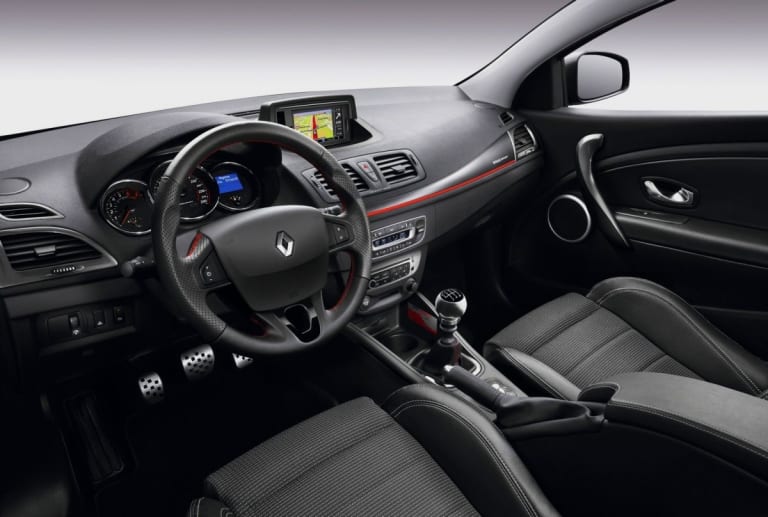 Megane-Estate-GT-220-4.jpg