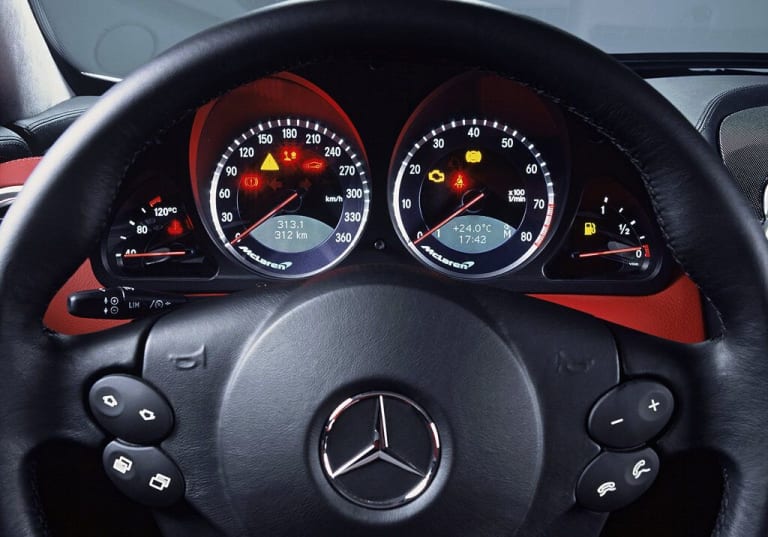 Mercedes-Benz-SLR_McLaren-2004-1024-9b-aspect-ratio-1024-716.jpg