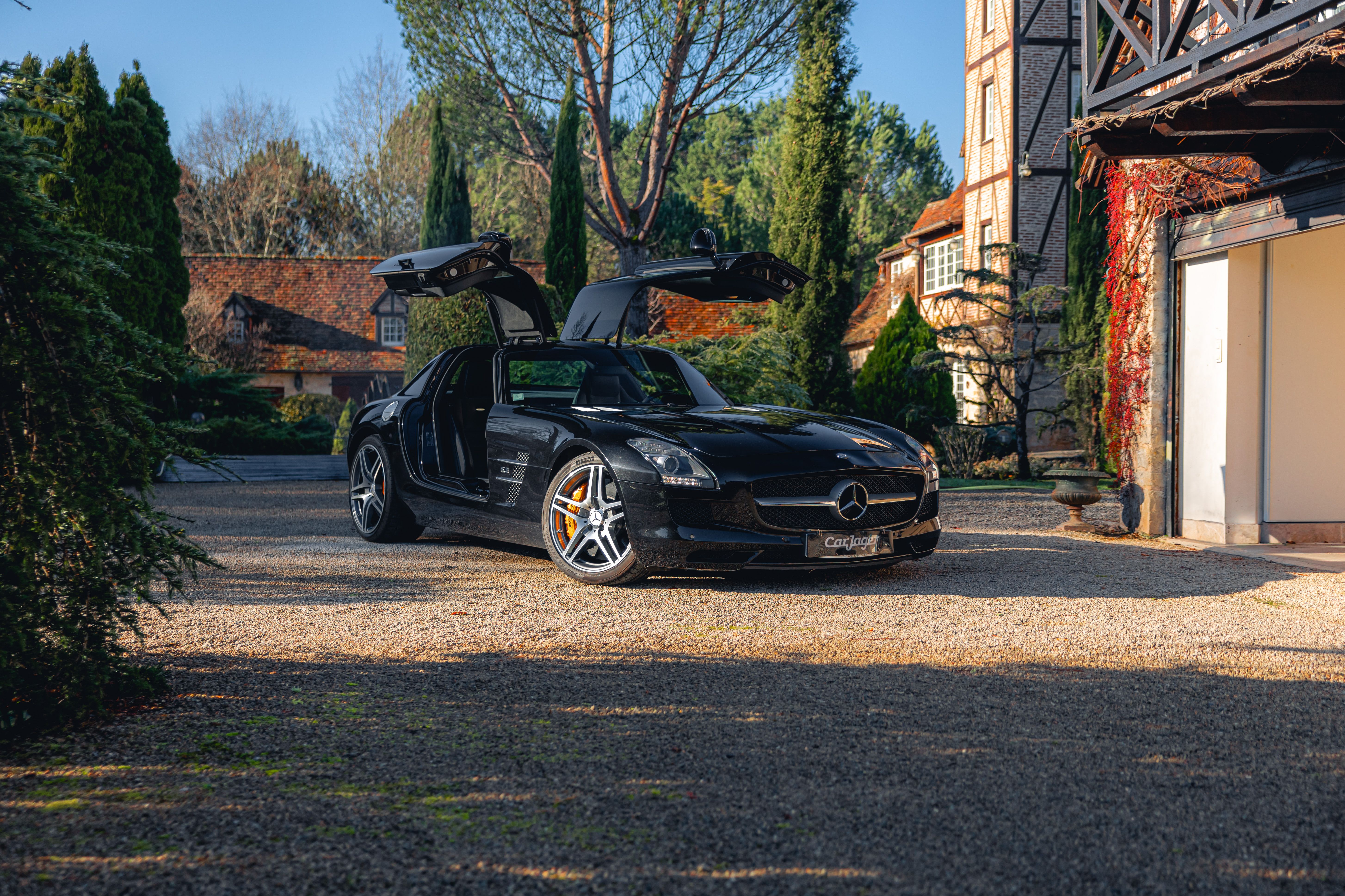 Cette Mercedes à portes papillon vaut désormais plus qu’une supercar neuve