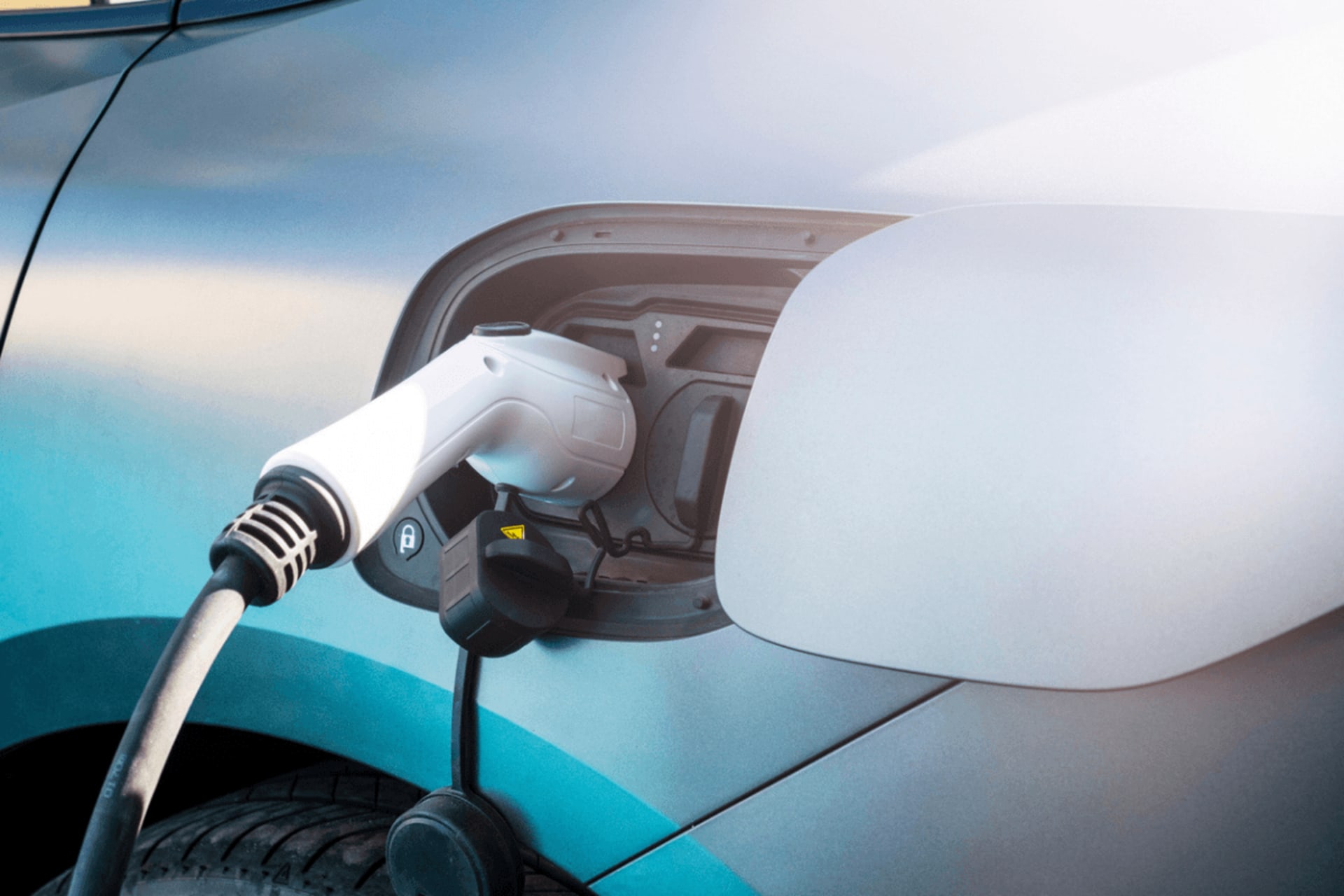 Entre 37 et 39 milliards d'euros par an : ce que la voiture électrique fait disparaître des caisses publiques