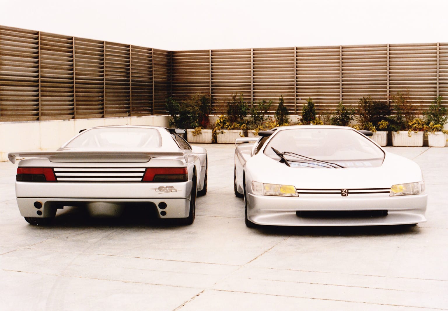 Peugeot Oxia : la supercar du futur en deux exemplaires !
