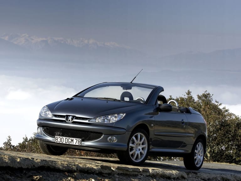 Peugeot 206 CC : le cabriolet moderne et abordable.