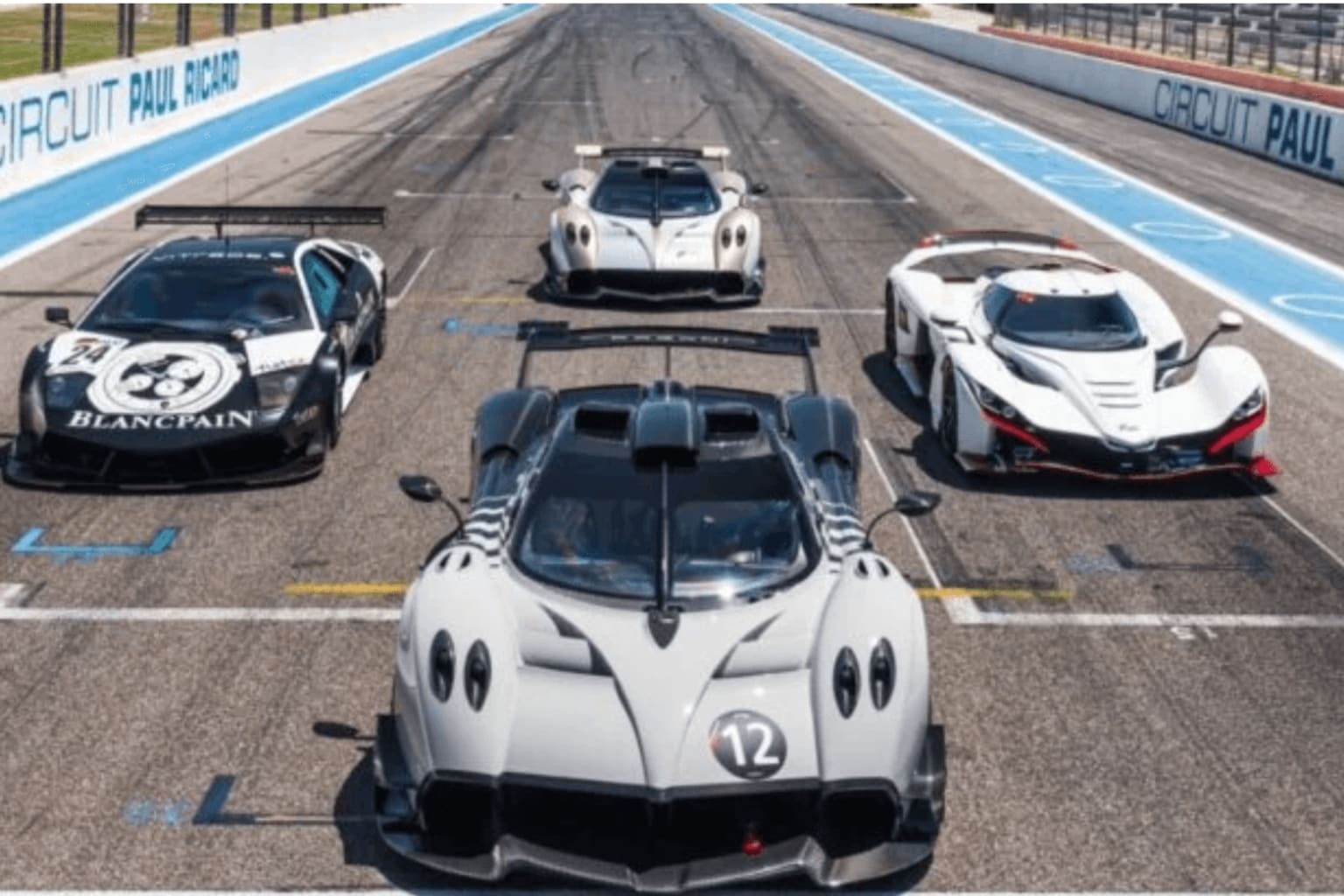 Une vraie voiture de course que l'on peut conduire sur route : voici la Praga Bohema