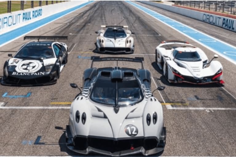 Une vraie voiture de course que l'on peut conduire sur route : voici la Praga Bohema