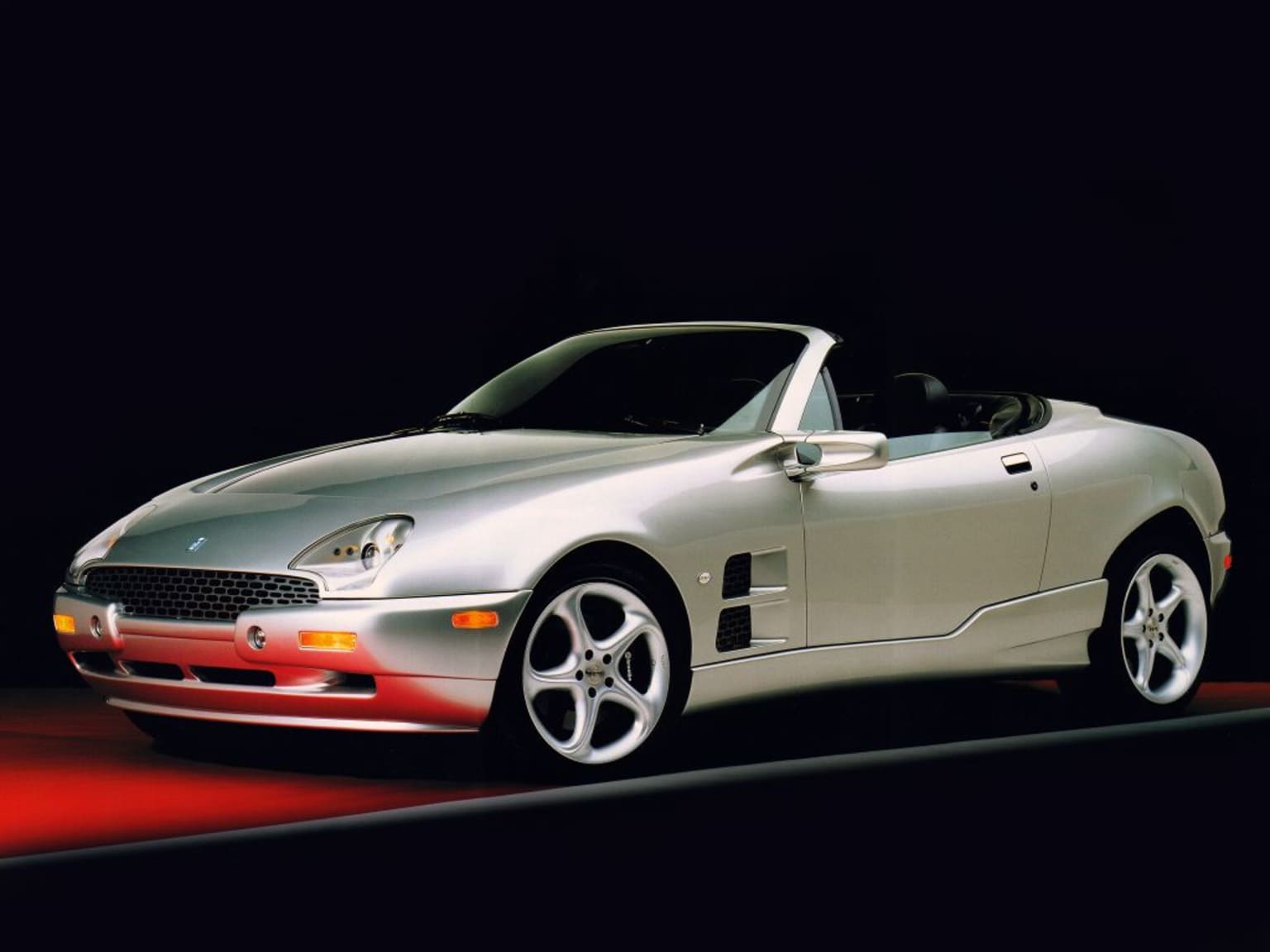 Qvale Mangusta : celle qui aurait du s'appeler de Tomaso !
