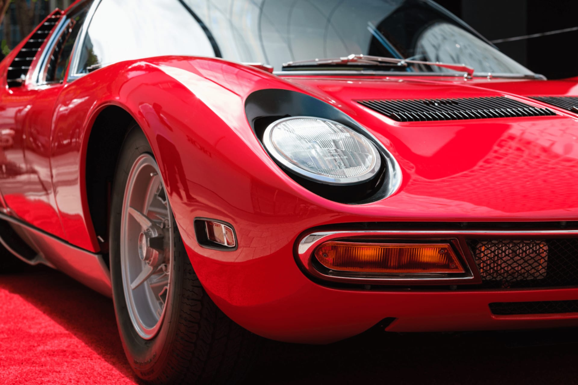Il achète une Lamborghini Miura 11 000 $, la cache dans un mur de sa maison, elle vaut aujourd'hui plus d'un million