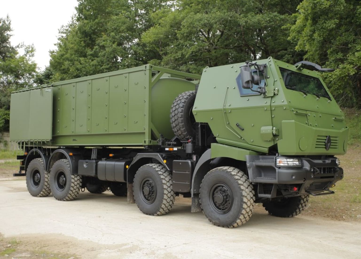 Volvo Trucks s'apprête à vendre Renault Trucks Défense: Panhard et Acmat pourraient redevenir français