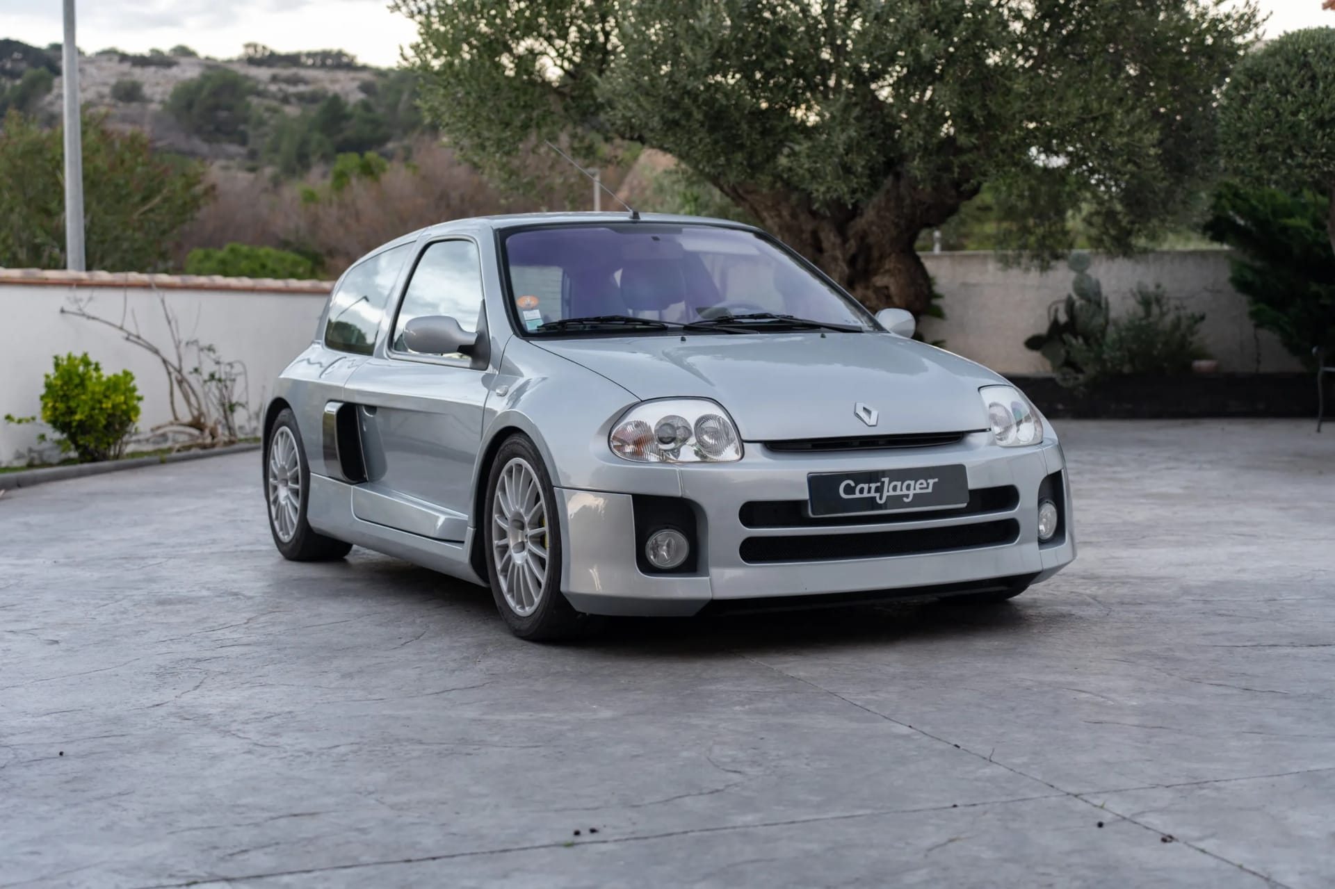 Renault Clio V6