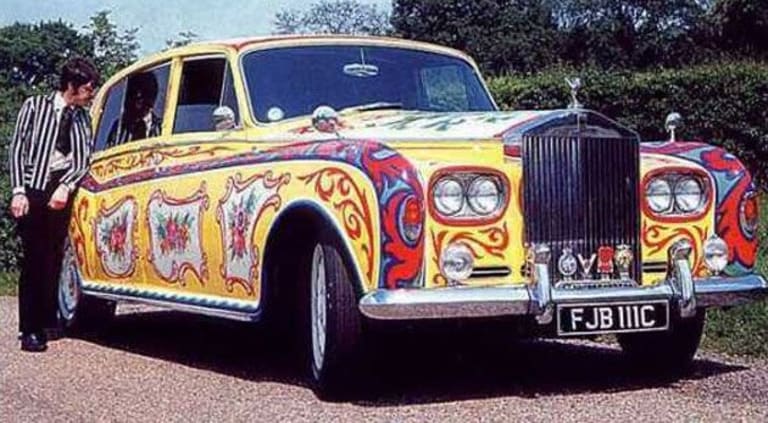 Rolls Royce Phantom V "Psychedelic" : tout John Lennon dans une voiture !