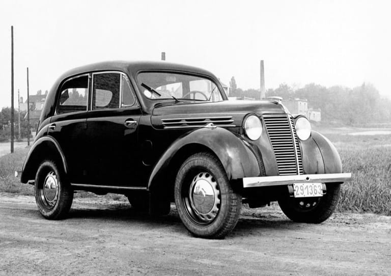 Renault Juvaquatre : la vieille dame qui ne voulait pas mourir