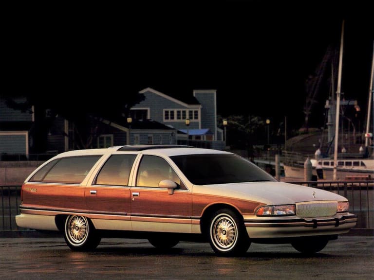 Buick Roadmaster Estate Wagon : allure bourgeoise et coeur de Corvette