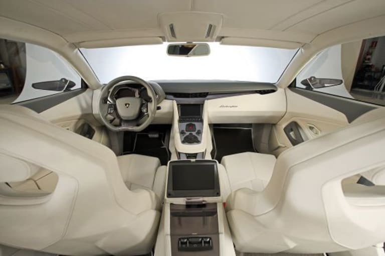 S0-Bienvenue-a-bord-de-la-future-Lamborghini-Estoque-117567.jpg