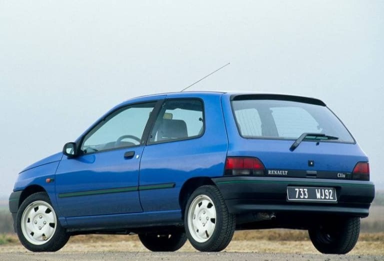 S8-La-p-tite-sportive-du-lundi-Renault-Clio-1-4-S-218315.jpg